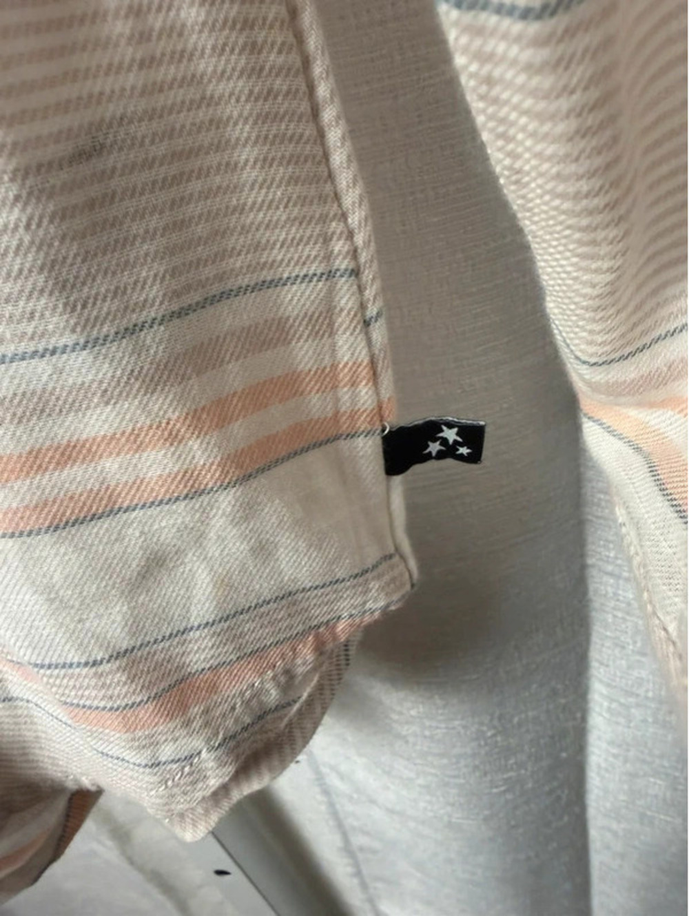 William Rast top size small - Picture 5 of 6